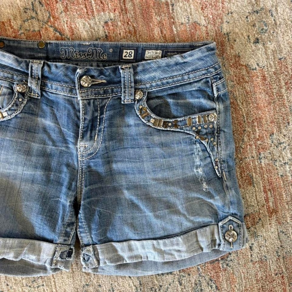 Miss me Jean shorts Size 28 lowrise miss me jean shorts preppy fairy festival - Picture 3 of 5